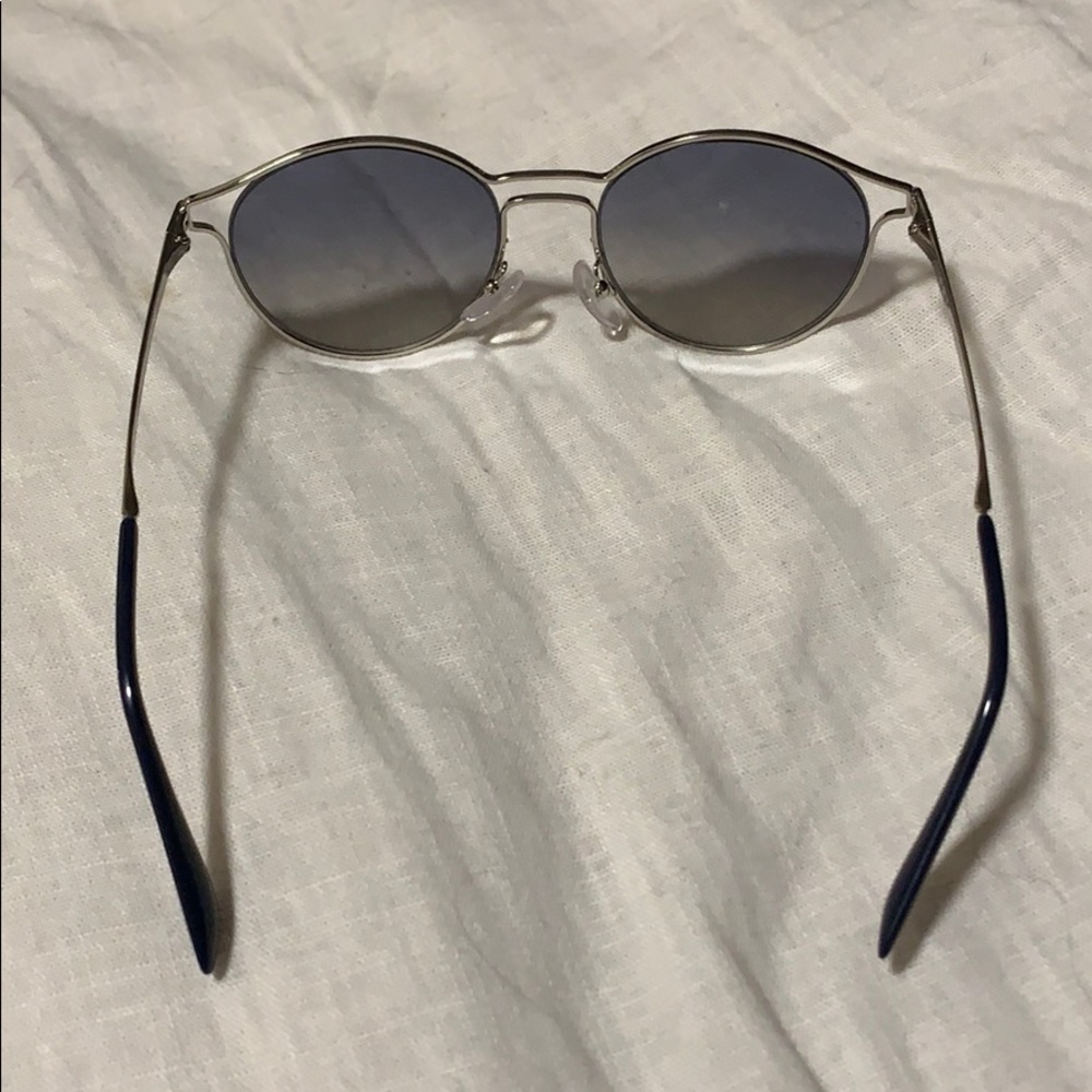PRADA sunglasses - Picture 3 of 5